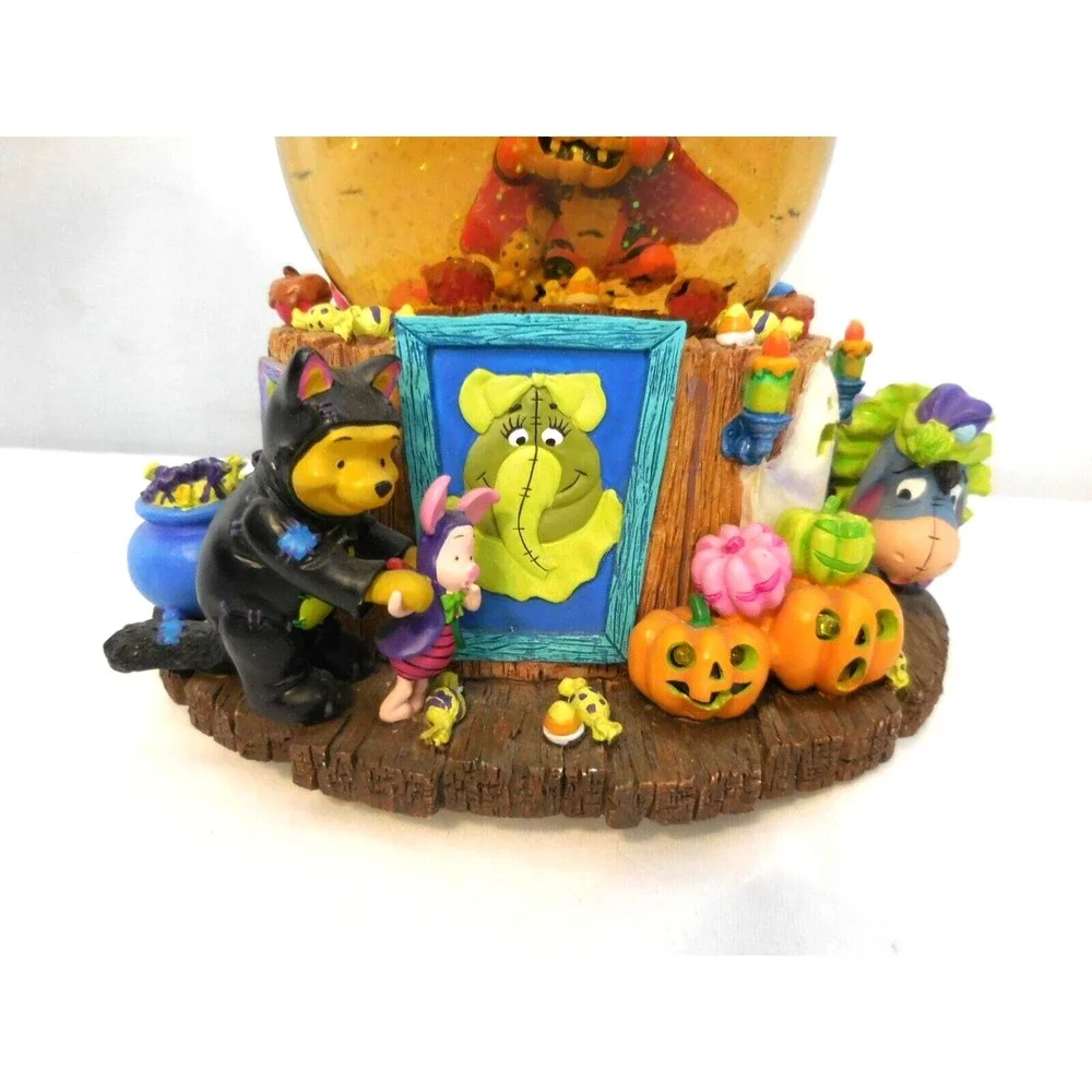 Disney Winnie the Pooh Halloween Tiggers Haunted House Musical Snowglobe Rare